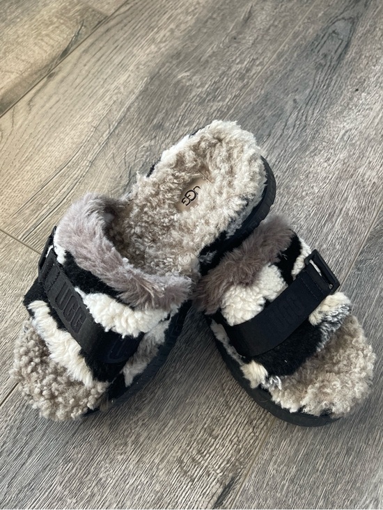 UGG Shoes - UGG Plush Shearling Slide Sandal in Black and gray
